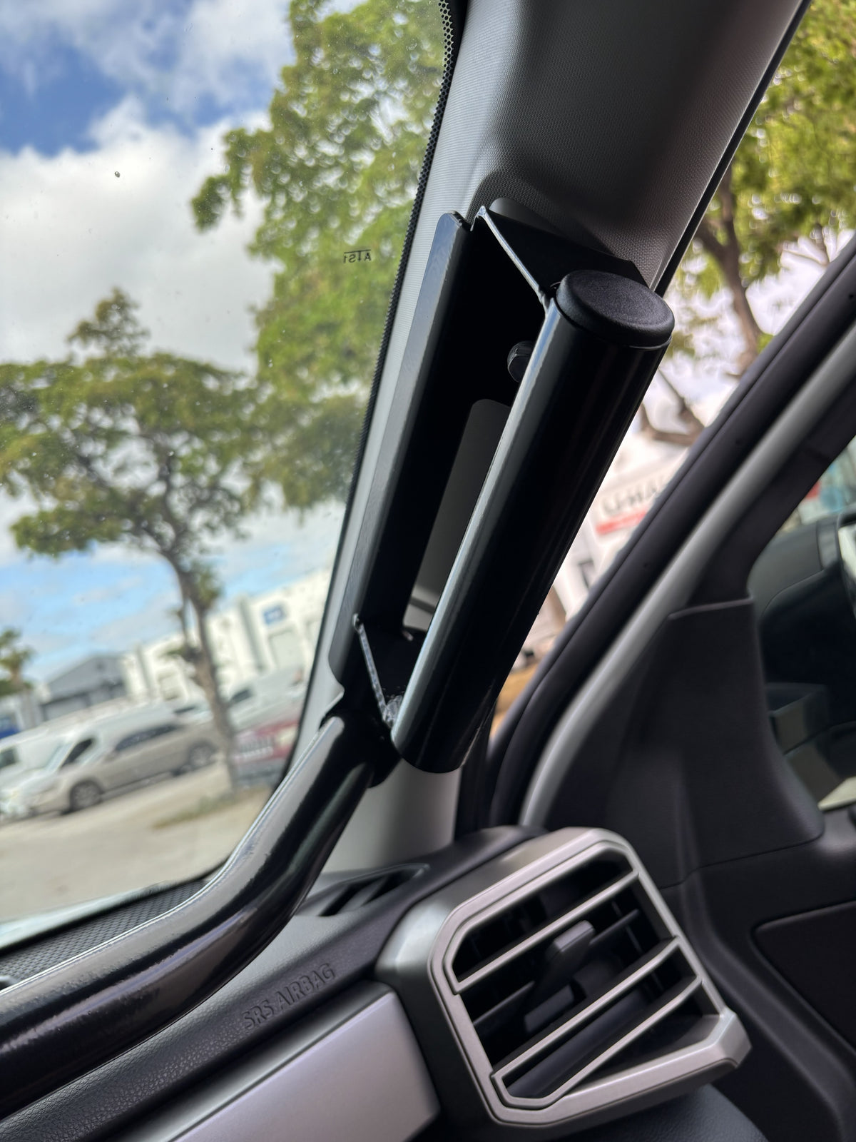 Toyota Tundra / Sequoia 3rd Gen Dash Accessory Bar