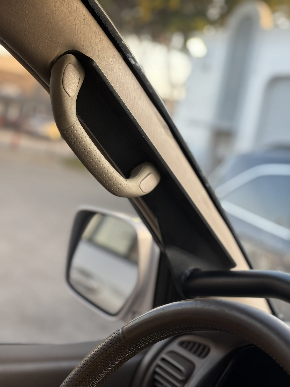 Land Cruiser 100 Series Dash Accessory Bar (1998-2002)