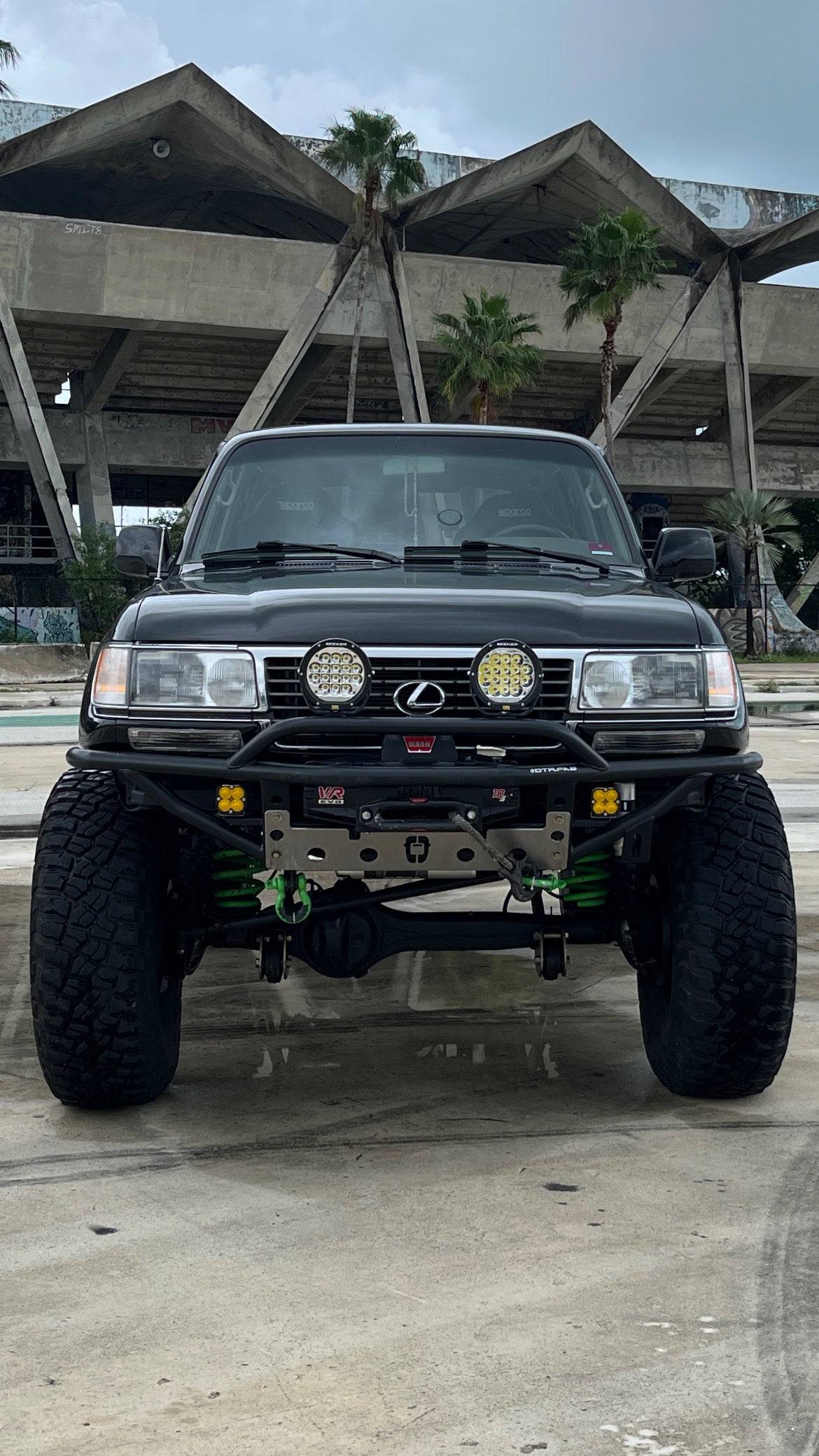 Land Cruiser 80 Series Model T2 Tubular Front Bumper